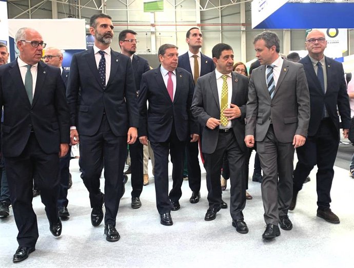 Fernández-Pacheco, Luis Planas, Francisco Reyes y Julio Millán visitan Expoliva junto a otras autoridades.