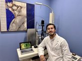 Foto: El Centro Teknon (Barcelona) realiza la "primera" operación en el mundo contra daños por cambio de color de ojos