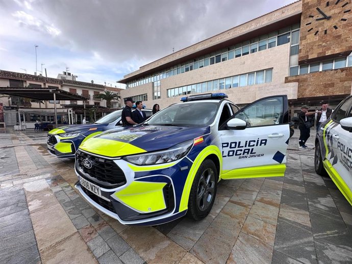 Presentación de los cuatro nuevos vehículos patrulla de la Policía Local de San Javier
