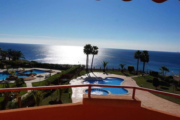 Azul Villa lidera en la Costa Blanca como inmobiliaria de confianza para compradores polacos