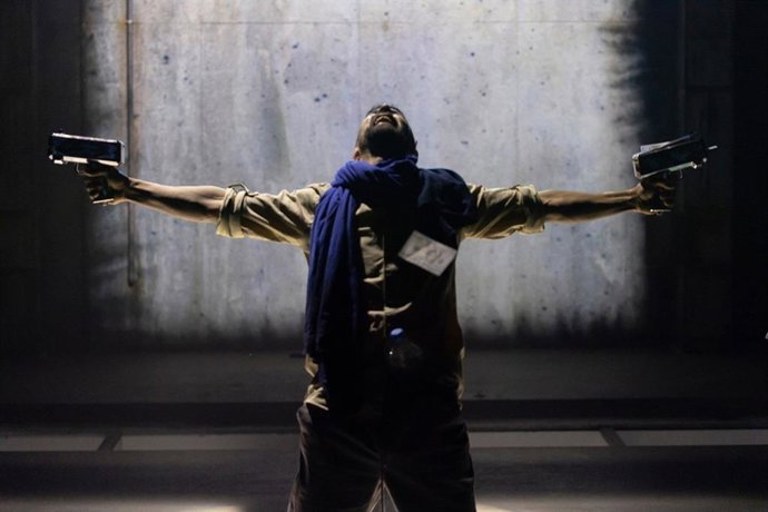 '14.4', Dirigida Por Peris-Mencheta, Narrará El Fenómeno De La Inmigración En Primera Persona En El Batel