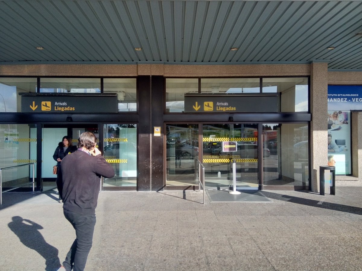UGT desconvoca la protesta en el aeropuerto tras el compromiso del Principado de recuperar el servicio de ambulancia