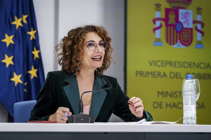 Archivo - Arxiu- La vicepresidenta primera del Govern i ministra d'Hisenda, María Jesús Montero.