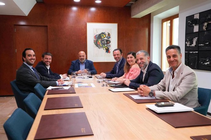 Cort y el Govern revisan los avances en el desarrollo del futuro recinto ferial de Palma.