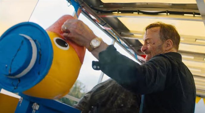 Bob Odenkirk reparte mamporros en vacaciones en el brutal tráiler de Nadie 2