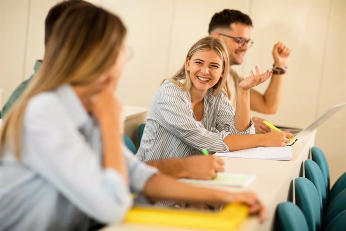 Imatge de recurs d'uns estudiants