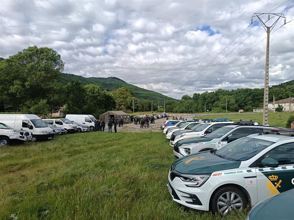 La Guardia Civil se forma en Navahondilla (Ávila) en la búsqueda de desaparecidos.