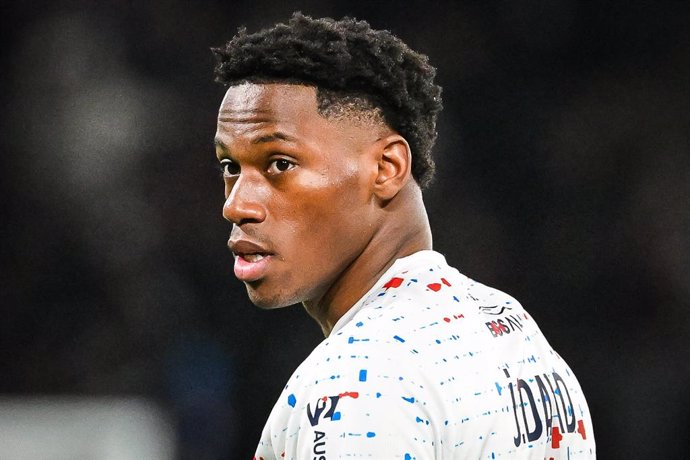Archivo - Jonathan DAVID of Lille during the French championship Ligue 1 football match between Paris Saint-Germain and Losc Lille on February 10, 2024 at Parc des Princes stadium in Paris, France - Photo Matthieu Mirville / DPPI