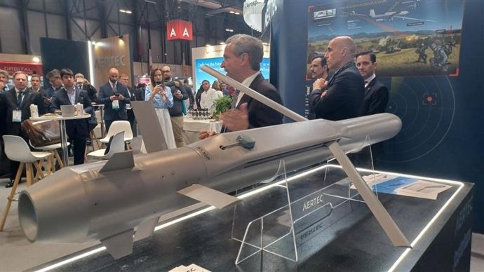 La bomba inteligente BAT presentada por Aertec en la Feria Internacional de Defensa y Seguridad de España (FEINDEF).