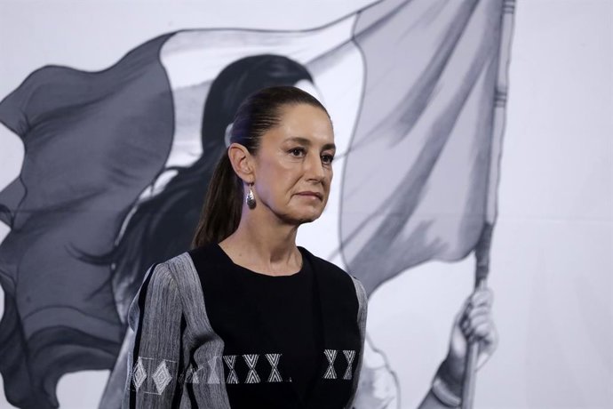 A presidente do México, Claudia Sheinbaum Pardo, fala sobre o processo de votação para as eleições de juízes da Suprema Corte de Justiça do México durante uma reunião no Palácio Nacional, em 13 de maio de 2025, na Cidade do México, México.