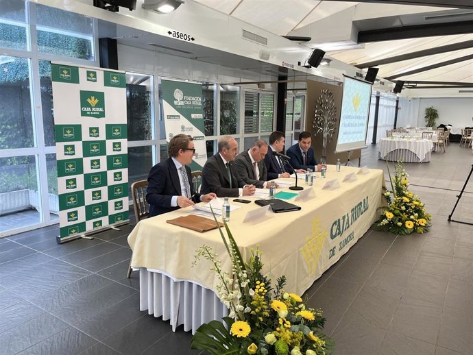 Responsables de la entidad de crédito, antes del inicio de la Asamblea General