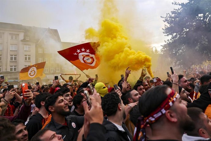 Archivo - Aficionados del Galatasaray