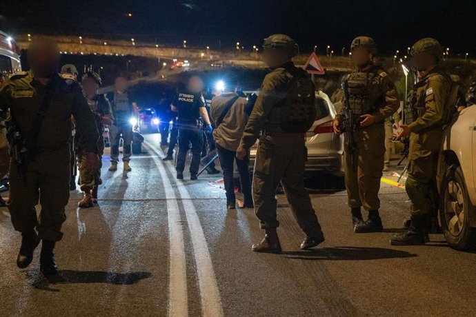 Efectivos del Ejército y de la Policía israelíes en las inmediaciones de Bruchin, Cisjordania