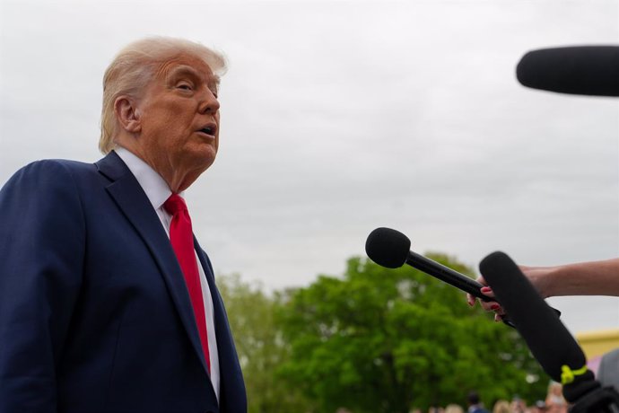 April 21, 2025, Washington, District of Columbia, USA: President Trump speaks to the media regarding Pope Francis, Secretary of Defense Hegseth and the current situation in Iran and Ukraine. President DONALD TRUMP and the First Lady MELANIA TRUMP hosted t