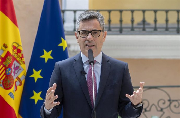 El ministro de la Presidencia, Justicia y Relaciones con las Cortes, Félix Bolaños,  atiende a los medios de comunicación, en la sede del Ministerio (Palacio de Parcent), a 9 de mayo de 2025, en Madrid (España).