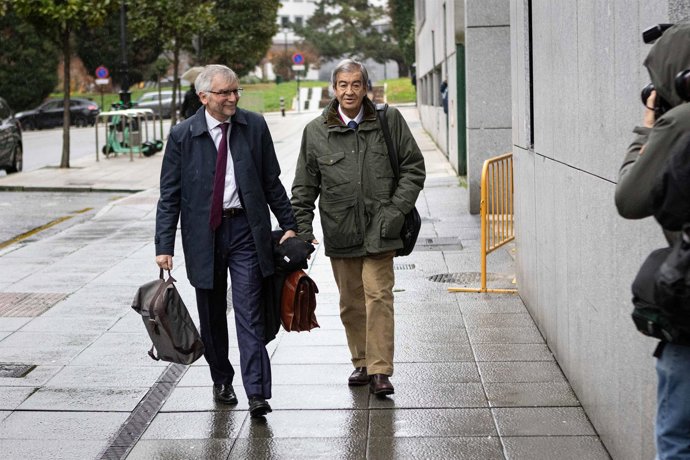 Archivo - El exvicepresidente del Gobierno de España, exministro y expresidente de Asturias, Francisco Álvarez-Cascos, a su llegada a la Audiencia Provincial de Oviedo, a 7 de enero de 2025, en Oviedo.