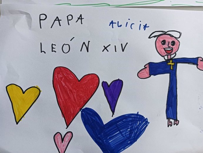 Un dibujo del Papa León XIV realizado por Alicia, una alumna de 5 años del colegio La Natividad, en Madrid.