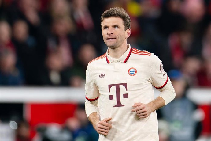 Archivo - El jugador alemán del Bayern de Múnich Thomas Müller, en un partido de la Champions League 2024-2025.