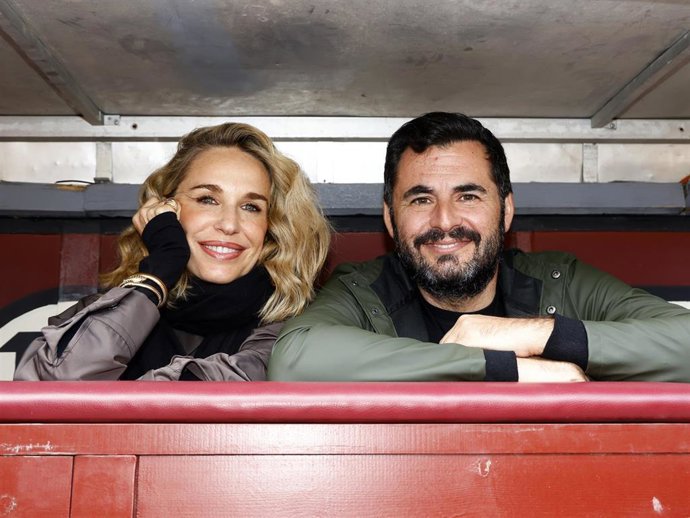 Carola Baleztena y Emiliano Suárez acuden a la plaza de toros de Las Ventas