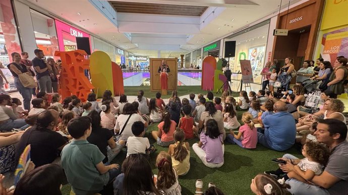 El centro comercial Los Arcos, en Sevilla, celebra la tercera edición del ciclo de teatro 'Teatralia' con obras inspiradas en películas populares.