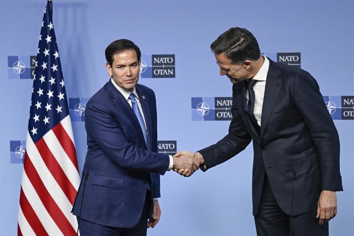Archivo - April 3, 2025, Brussels, Belgium: US Secretary of State Marco Rubio and NATO Secretary General Mark Rutte deliver a joint statement to the press at NATO headquarters in Brussels, Belgium, on 3.04.2025, during the first day of a two-day meeting o
