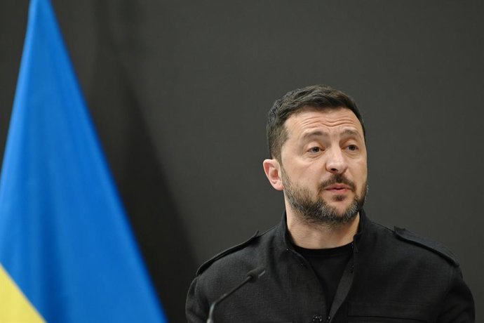 5 de maio de 2025, Praga, República Tcheca: O presidente da Ucrânia Volodymyr Zelenskyy, conhecido como Zelensky, é visto durante uma coletiva de imprensa conjunta após sua reunião. O presidente ucraniano Volodymyr Zelenskyy e o primeiro-ministro da Repúb
