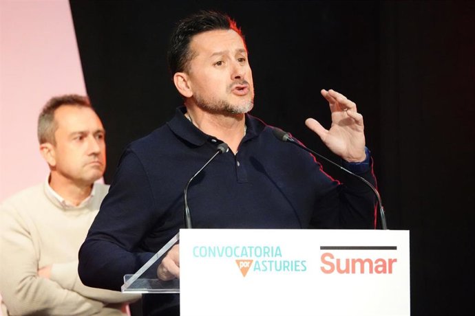 Archivo - El secretario general de UGT Asturias, Javier Fernández Lanero.