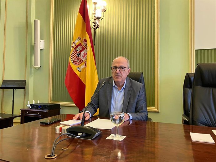 El director general de IB3, Josep Codony, este jueves en la comisión parlamentaria de control sobre el ente público.