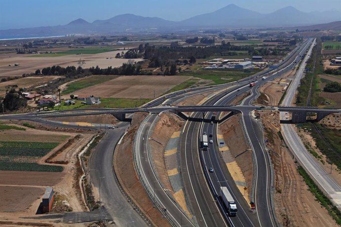 Archivo -    Sacyr ha vendido el 49% de Sociedad Concesionaria Ruta del Algarrobo, que gestiona la autopista que recorre Chile de Norte a Sur, por 161 millones de euros, a través de su filial Sacyr Concesiones