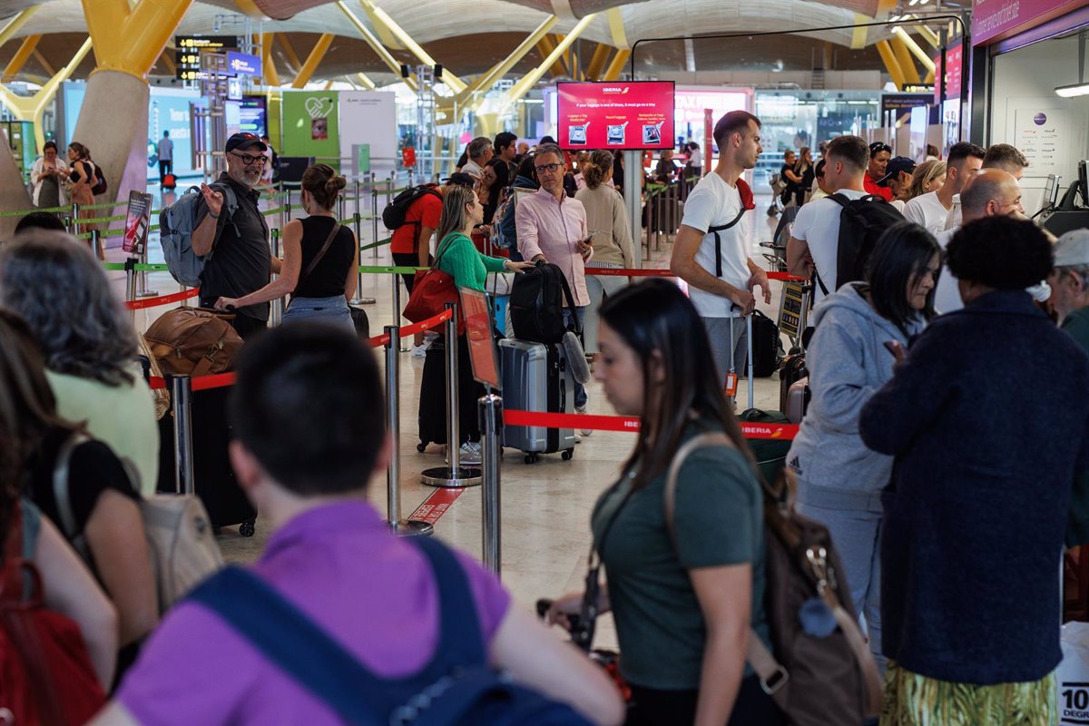 Barajas cierra el mejor mes de abril de su historia con casi 5,6 millones de pasajeros, un 3,8% más