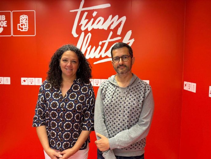 La portavoz socialista en el Consell de Mallorca, Catalina Cladera, y el conseller insular Joan Ferrer.