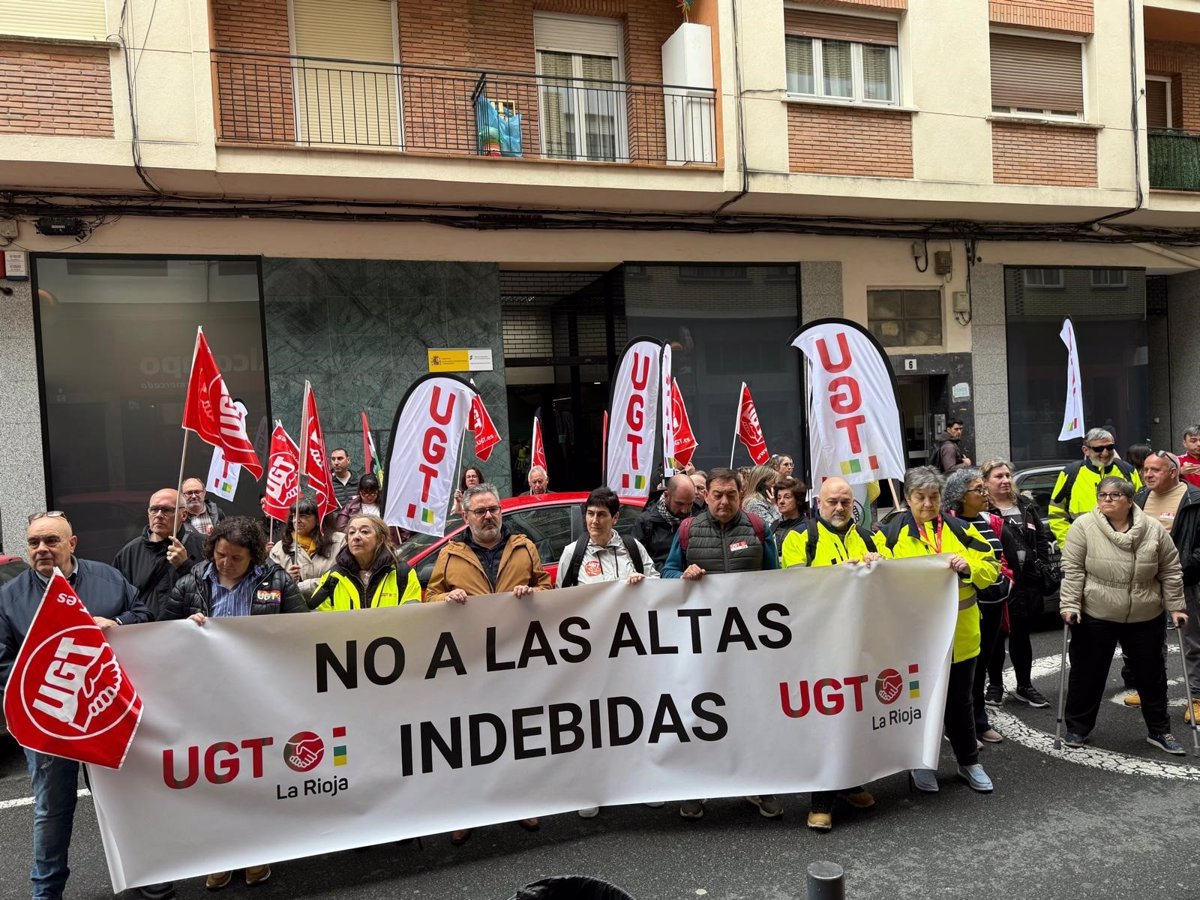 UGT reclama  No a las altas indebidas  con una concentración ante la Inspección Médica de La Rioja