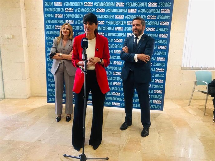 La secretaria de Estado de Digitalización e Inteligencia Artificial, María González Veracruz, , visita la sede de CROEM para conocer el programa INCOOVA, acompañada por la consejera de Empresa, Empleo y Economía Social  y el presidente de Croem