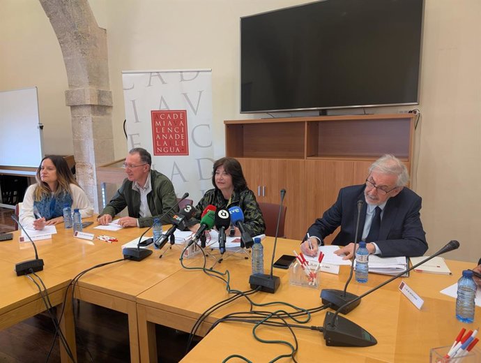 Roda de premsa de l'Acadèmia Valenciana de la Llengua