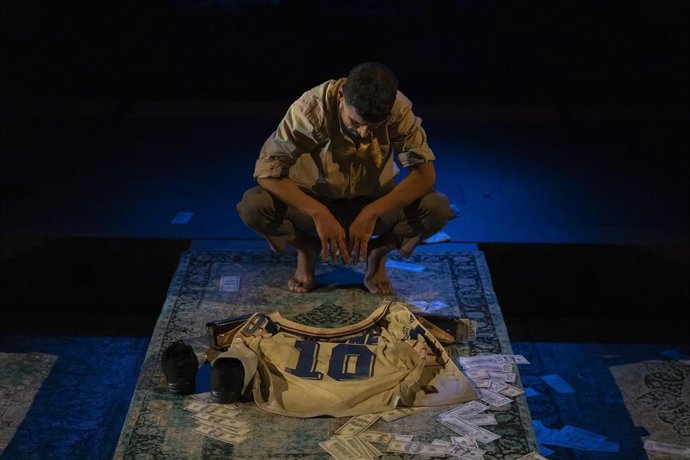 Escena de la obra de teatro '14.4', con texto de Juan Diego Botto y Sergio Peris-Mencheta