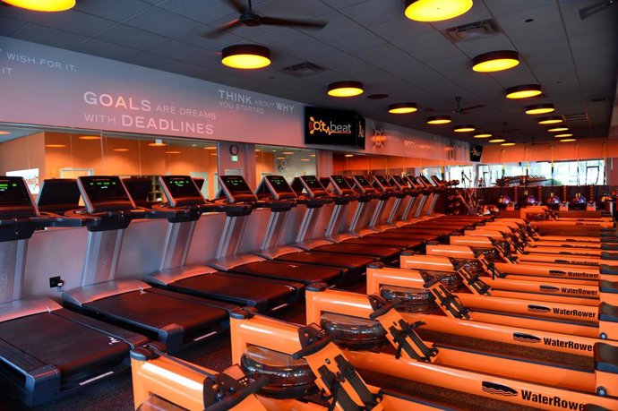 Instalaciones de un gym boutique OrangeTheory Fitness.