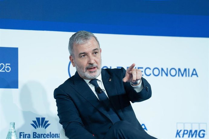 El alcalde de Barcelona, Jaume Collboni, interviene durante la 40 Reunió Cercle d'Economia, en el Palau de Congresos de Cataluña, a 5 de mayo de 2025