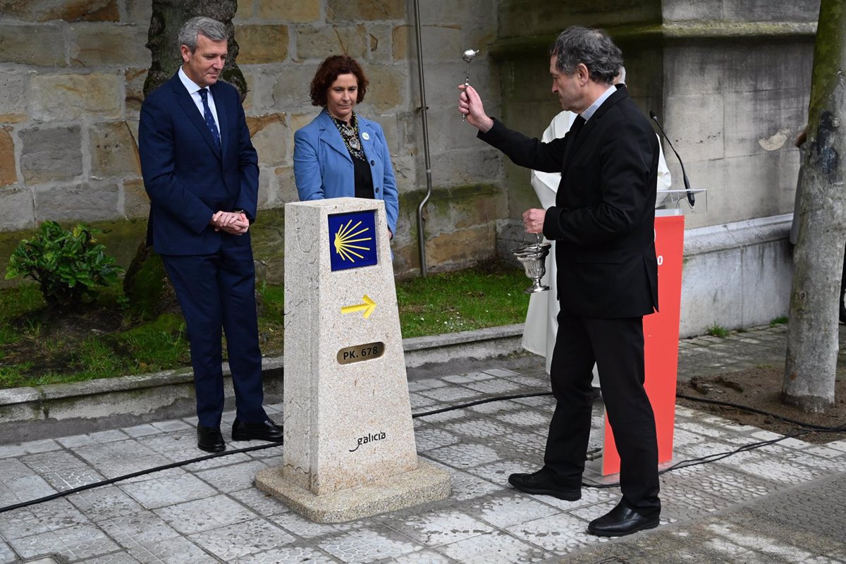 Rueda destaca la  experiencia irrepetible  del Camino de Santiago tras inaugurar el primer Mojón de la ruta en Bilbao