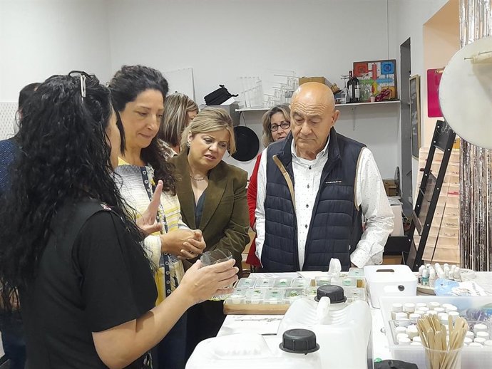 Visita al taller artesanal de María Blanco, en Úbeda