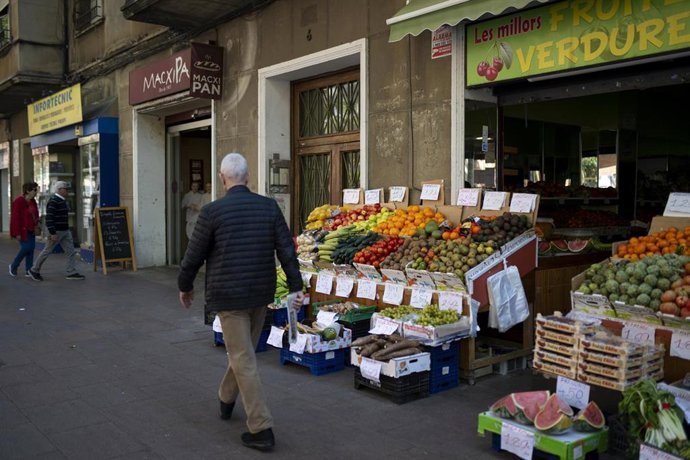 BARCELONA 29042025 - Varios comercios