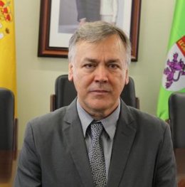 El catedrático de Literatura Española de la ULE Juan Matas Caballero, que protagonizará la conferencia en Sierra Pambley.