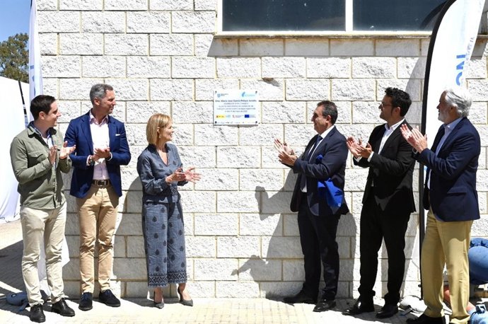 La alcaldesa de Jerez de la Frontera (Cádiz), María José García-Pelayo, inaugura una planta de hidrógeno verde en la ciudad.