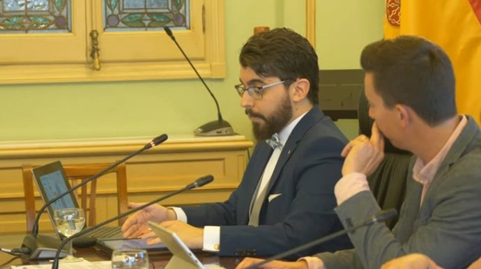 El presidente del Consell d'Estudiants de la UIB, Guillem Coll, este jueves en el Parlament.