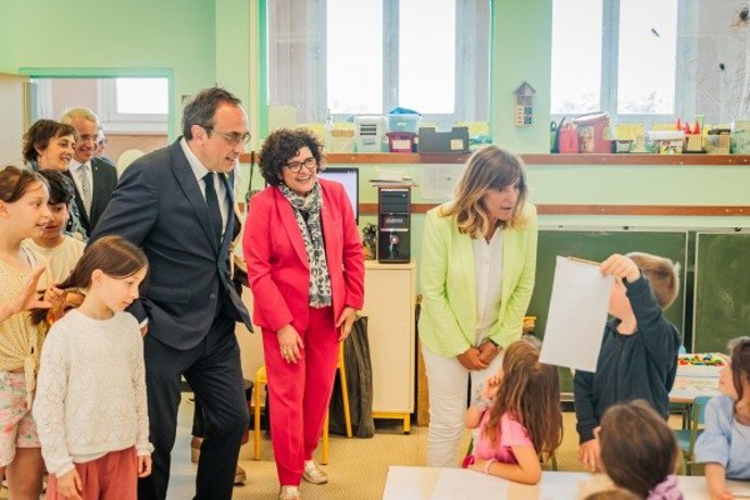 El president del Parlament, Josep Rull, durant la visita a La Bressola