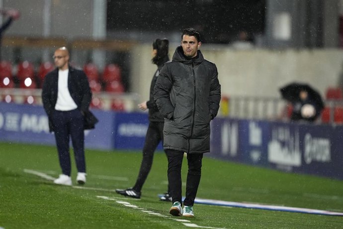 Archivo - Arturo Ruiz durante un partido del Granada CF