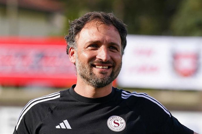 El técnico español José Barcala en una imagen de archivo con el Servette suizo