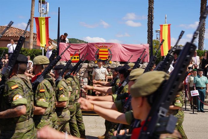 Parada militar de despedida del nuevo contingente de la BRI X que desplegará en Letonia.