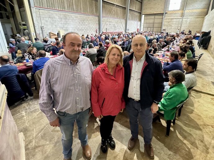 Más de 220 ganaderos conmemoran la festividad de su patrón, San Isidro Labrador, en la comida de Valles Unidos del Asón