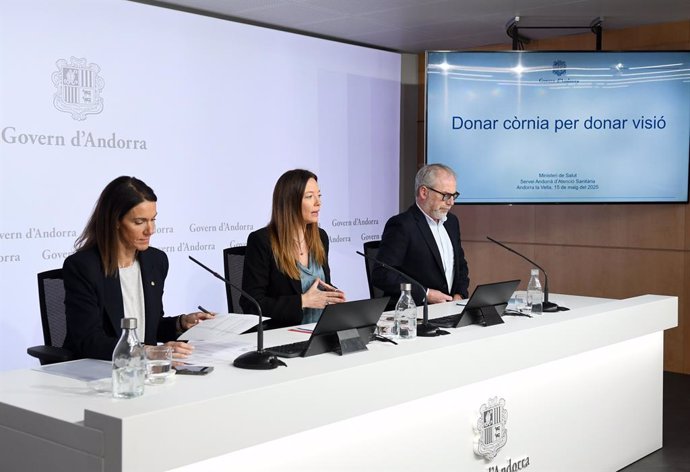 La secretària d'Estat de Sanitat d'Andorra, Cristina Pérez; la ministra de Sanitat d'Andorra, Helena Mas, i el director assistencial del SAAS Marcos Gutiérrez.