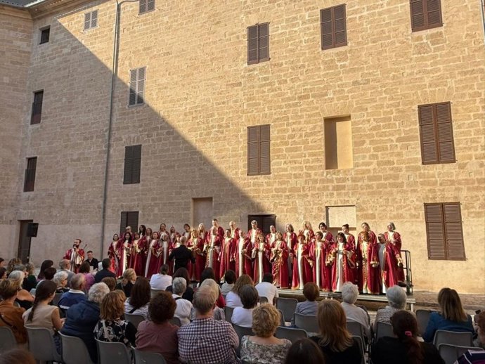 Más de 150 personas celebran el Día de las Familias en un concierto de gospel organizado por el Consell de Mallorca.